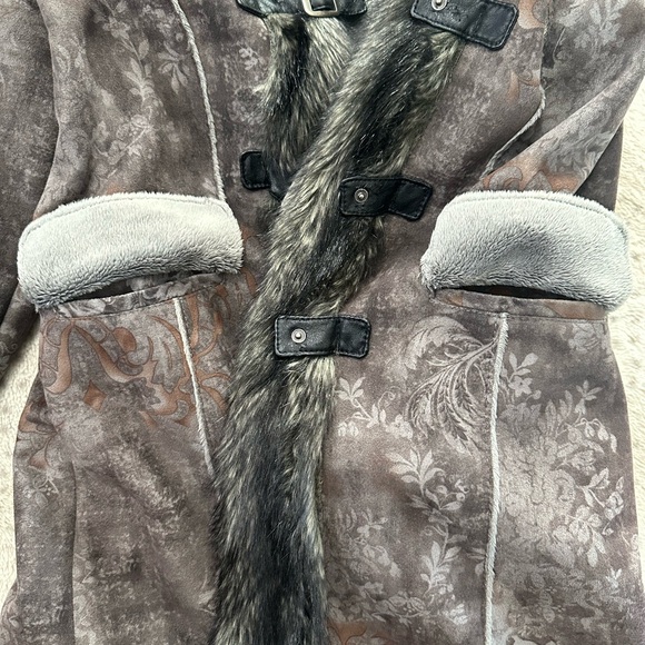 MontanaCo warm jacket. Never worn. Super soft. From OVERLAND Sheepskin Co - Picture 12 of 16